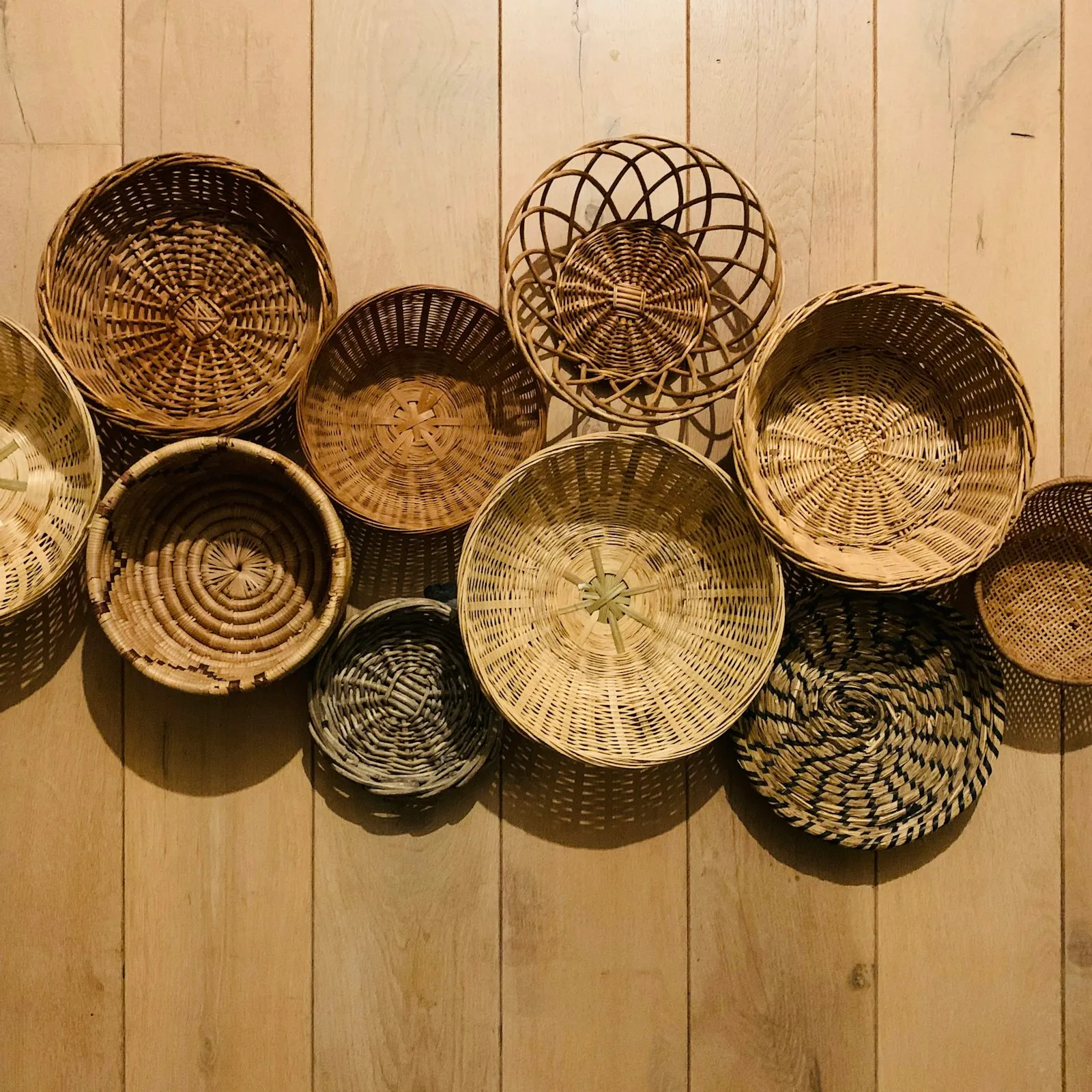 Handwoven baskets, set of 3, natural palm (1 of 1)